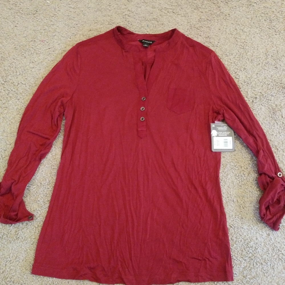 NWT Jessica henley red M